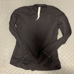 Lululemon close to crossing long sleeve Rulu. Size 6. EUC.